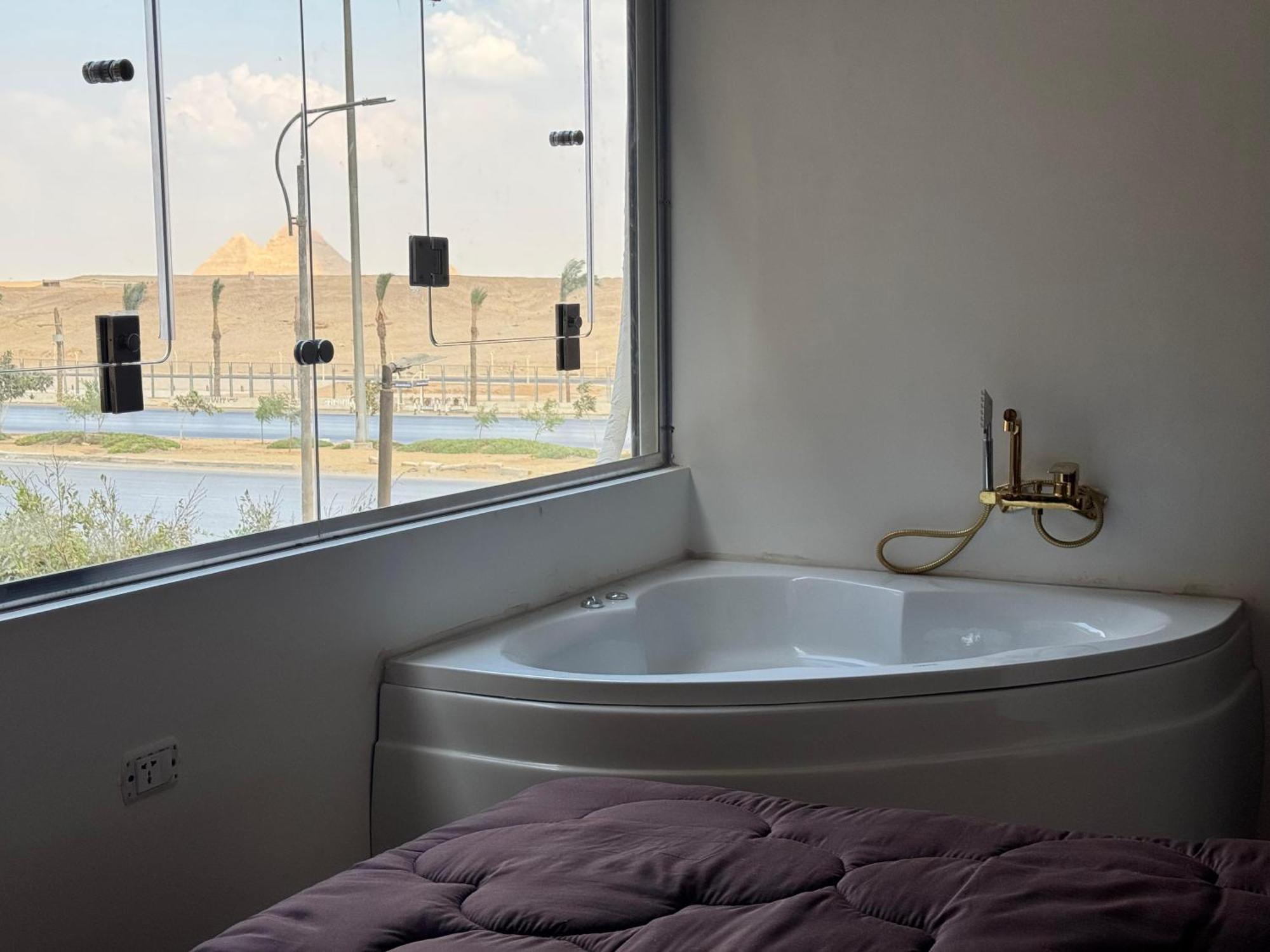 New White Pyramids Inn Ghatati Екстериор снимка