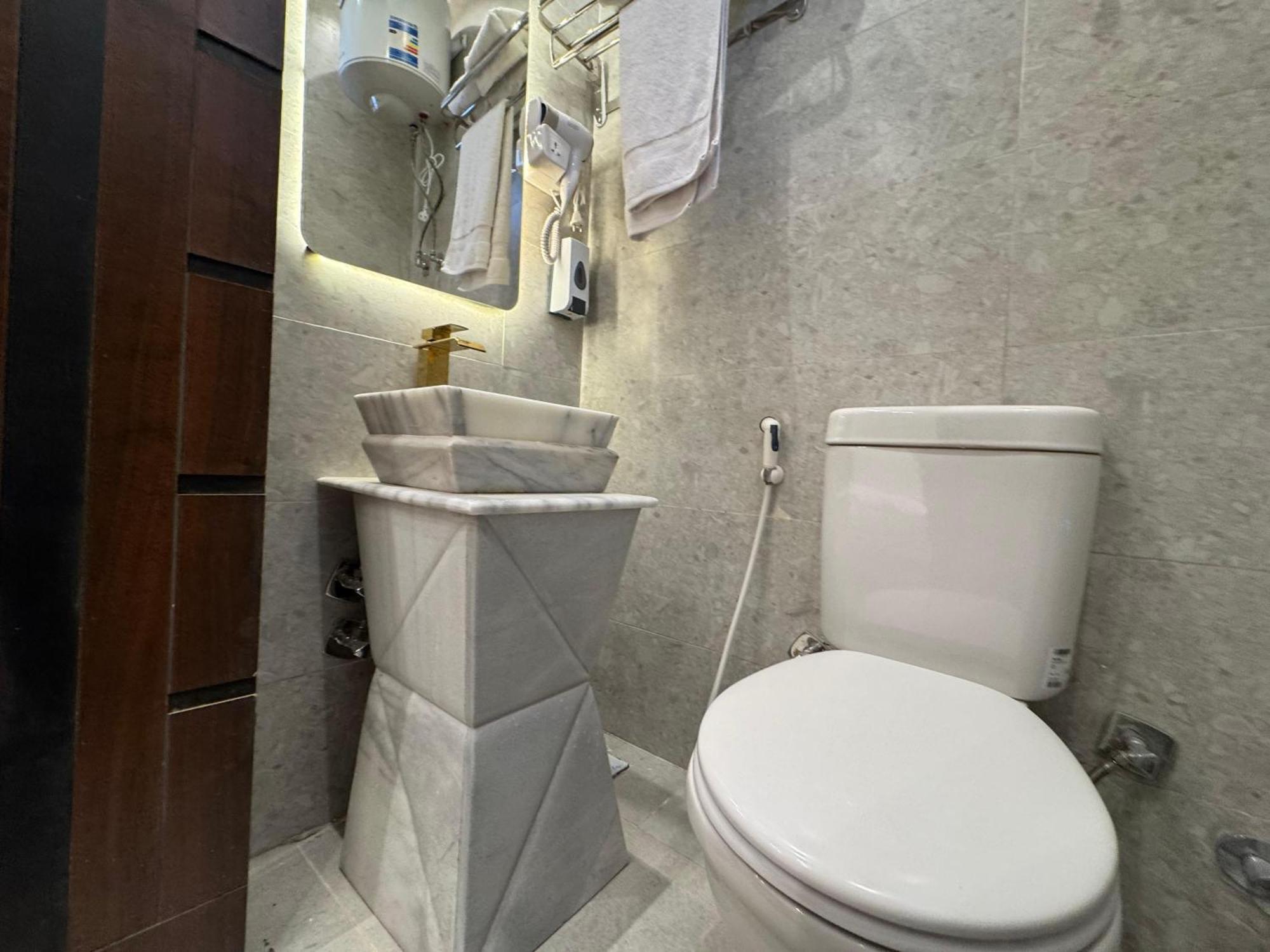 New White Pyramids Inn Ghatati Екстериор снимка