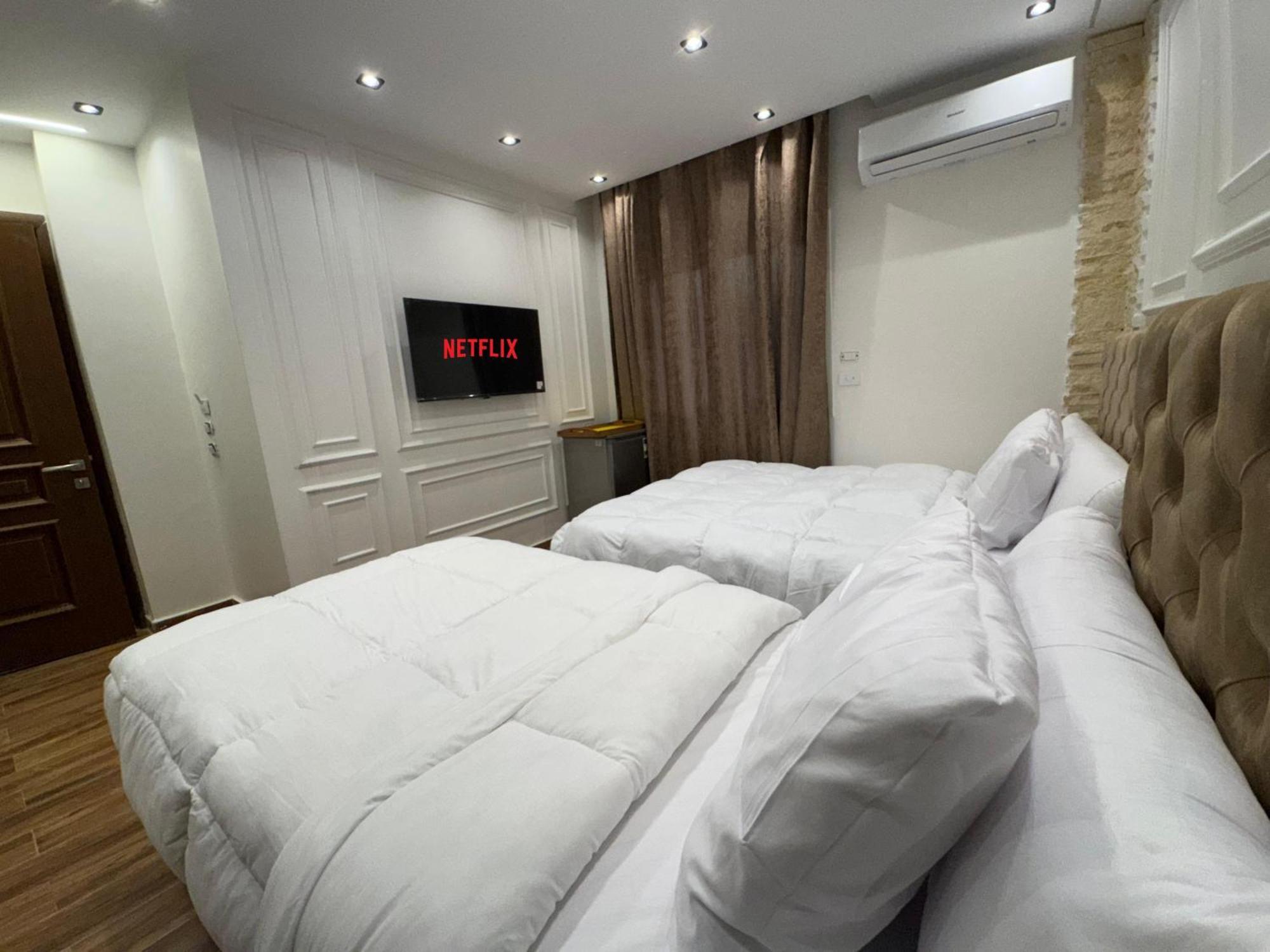 New White Pyramids Inn Ghatati Екстериор снимка