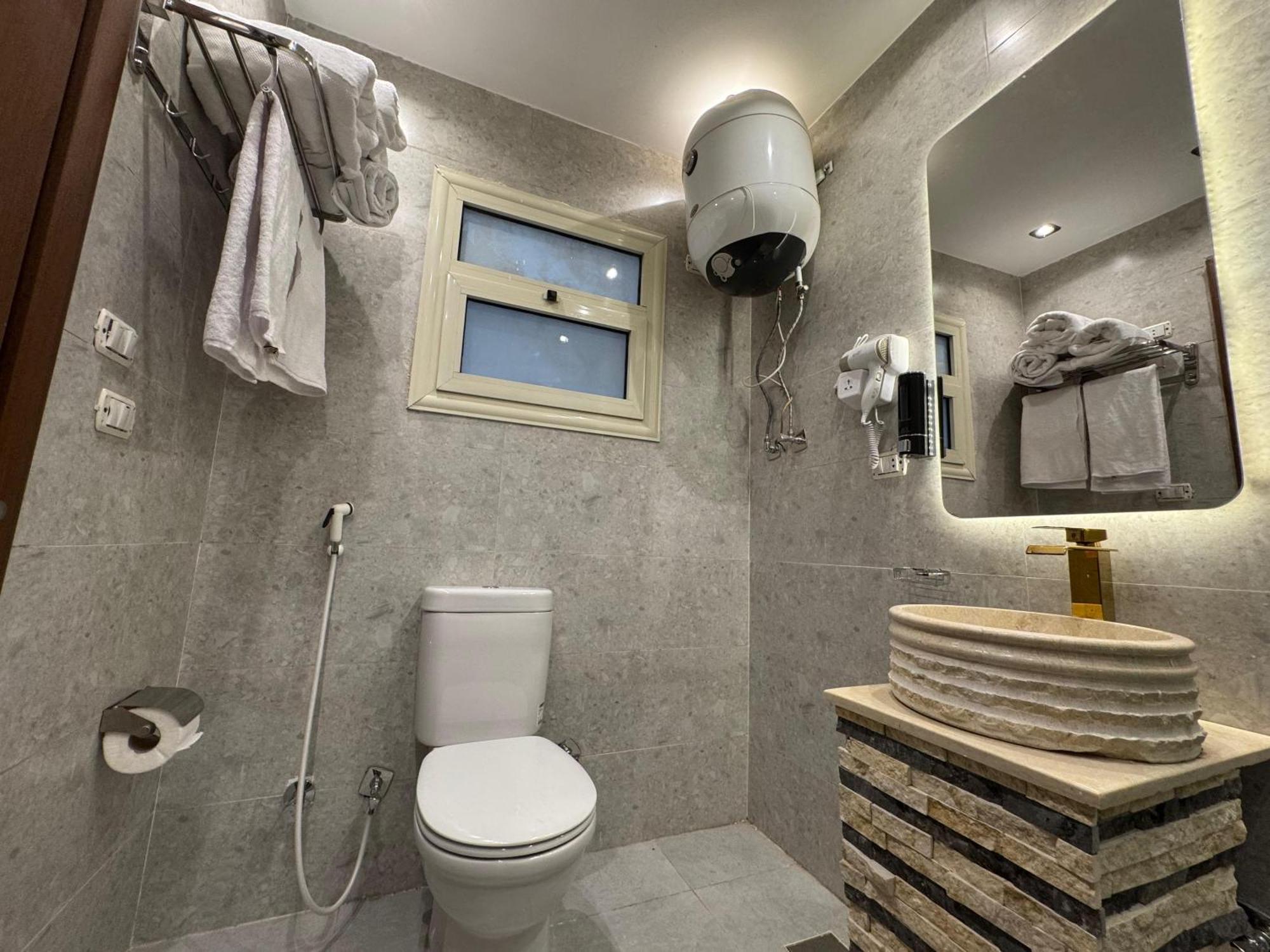New White Pyramids Inn Ghatati Екстериор снимка