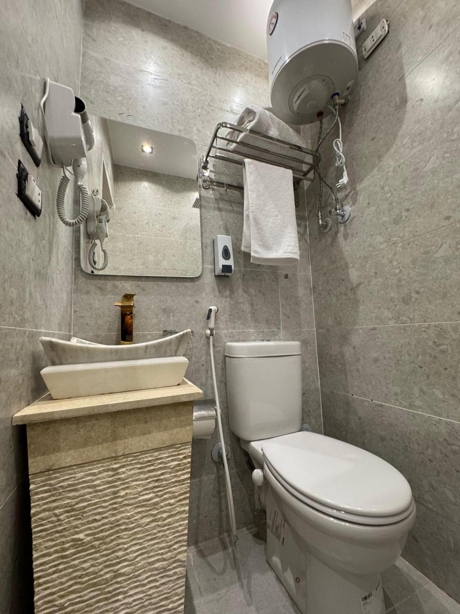 New White Pyramids Inn Ghatati Екстериор снимка