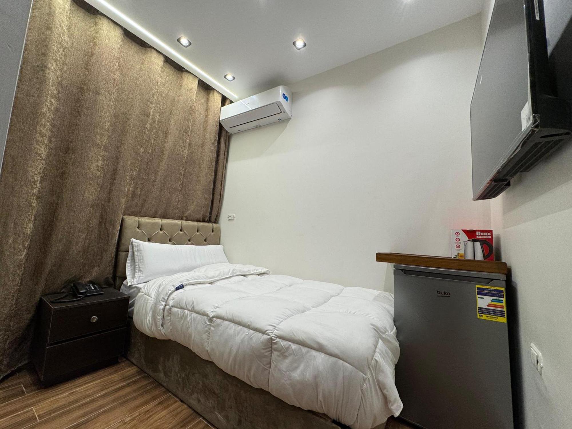 New White Pyramids Inn Ghatati Екстериор снимка