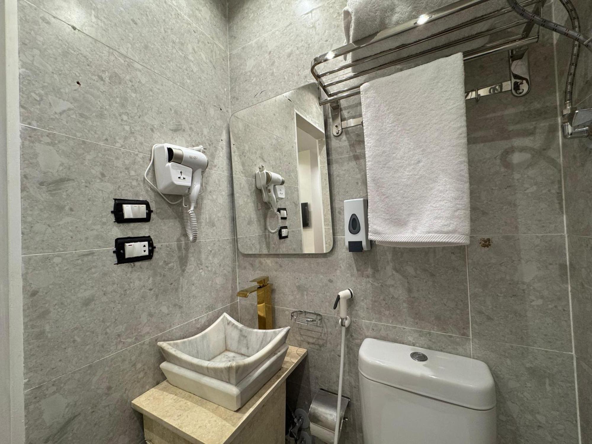 New White Pyramids Inn Ghatati Екстериор снимка