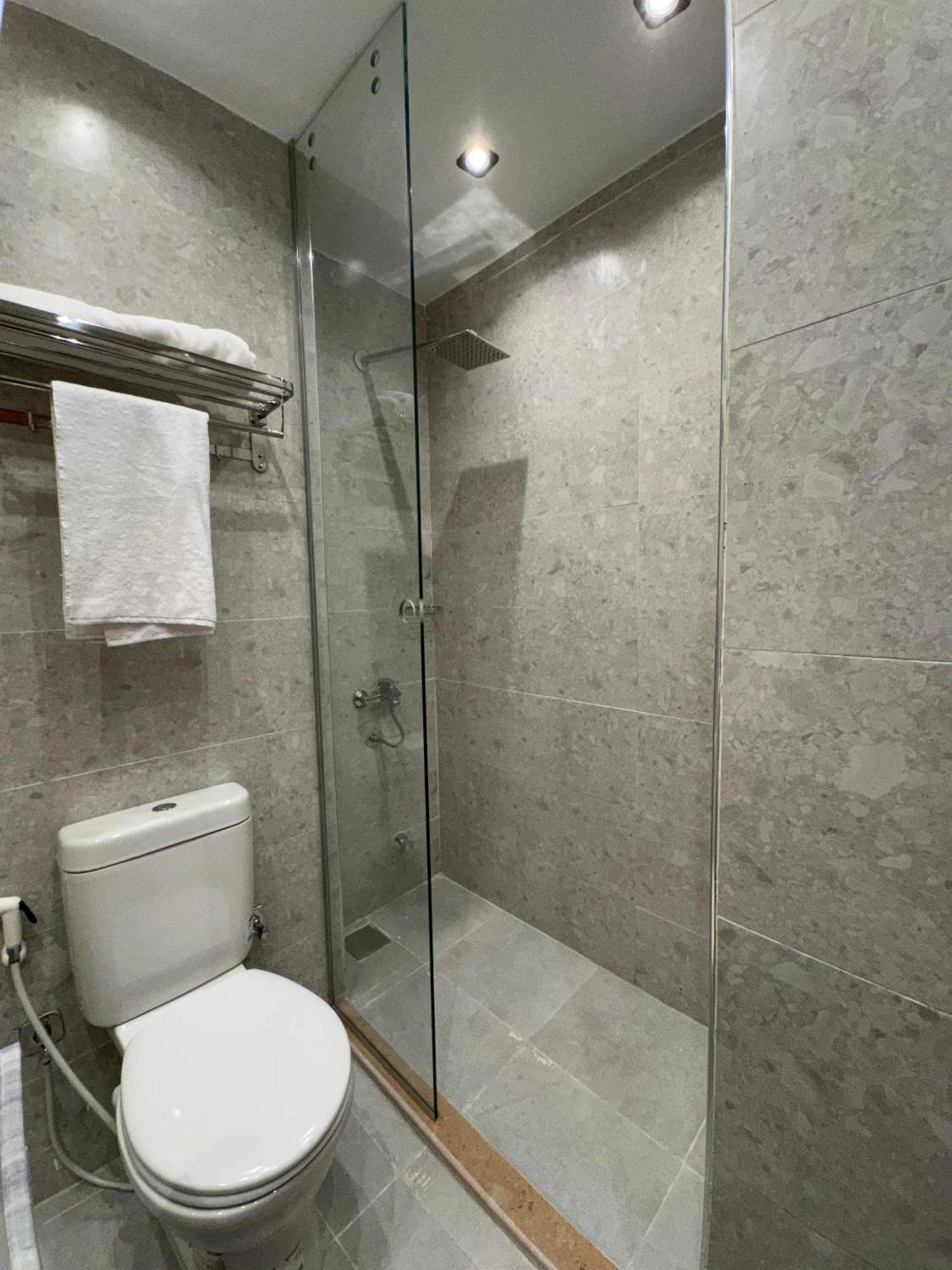 New White Pyramids Inn Ghatati Екстериор снимка