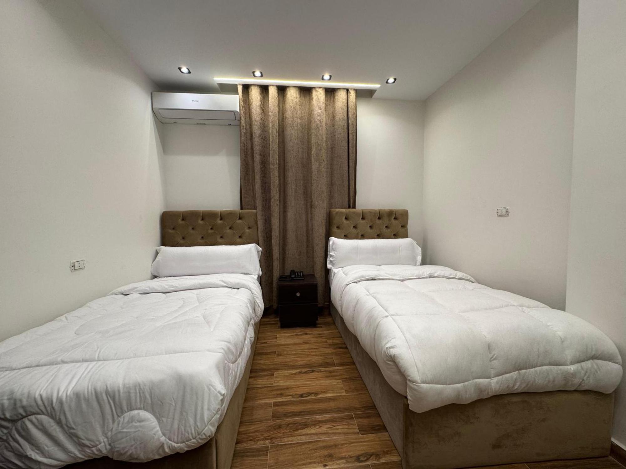 New White Pyramids Inn Ghatati Екстериор снимка
