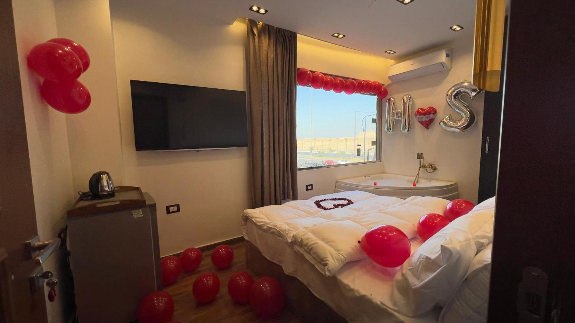 New White Pyramids Inn Ghatati Екстериор снимка